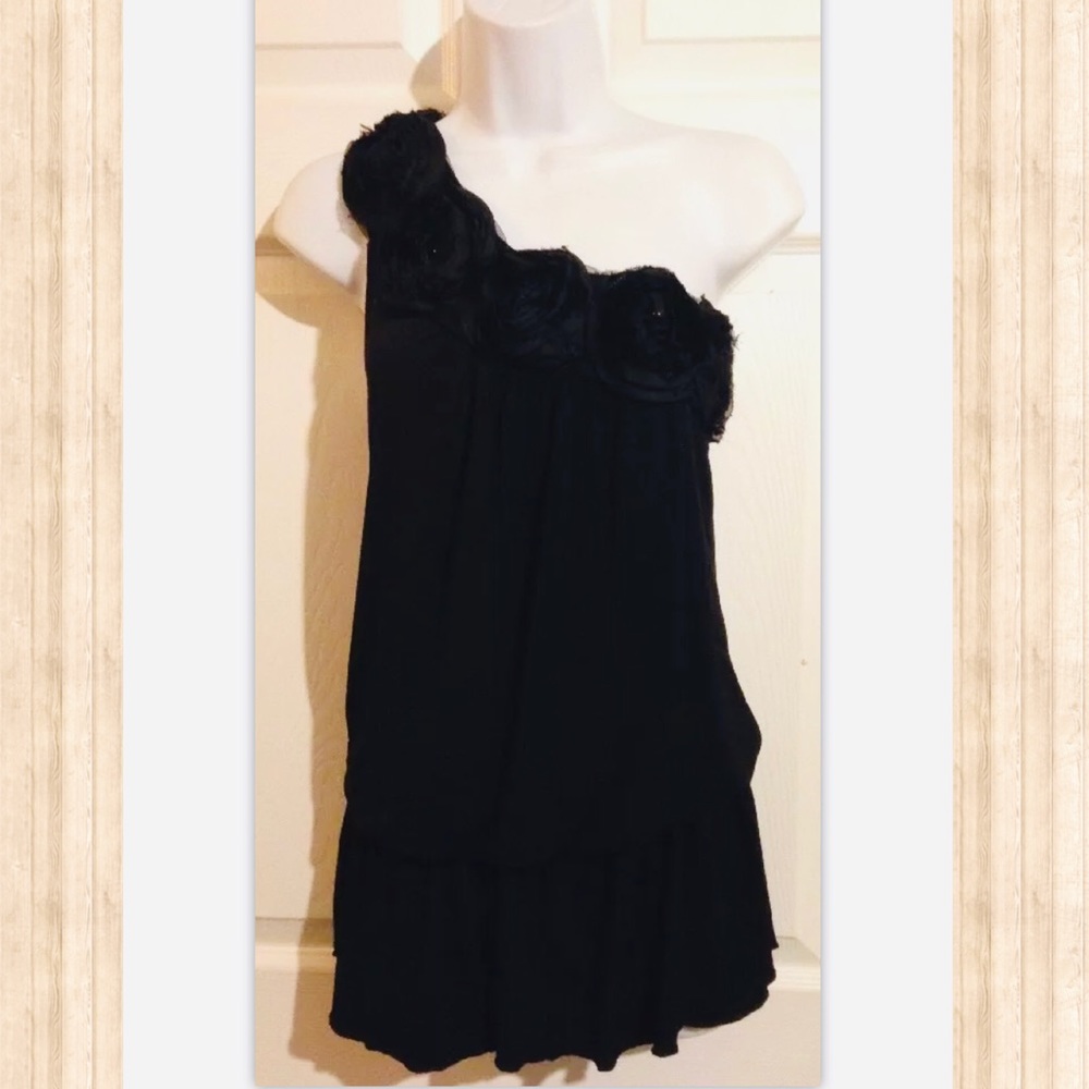 Black Knit One Shoulder MEDIUM